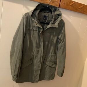 Reitmans hooded rain jacket, size small, colour khaki